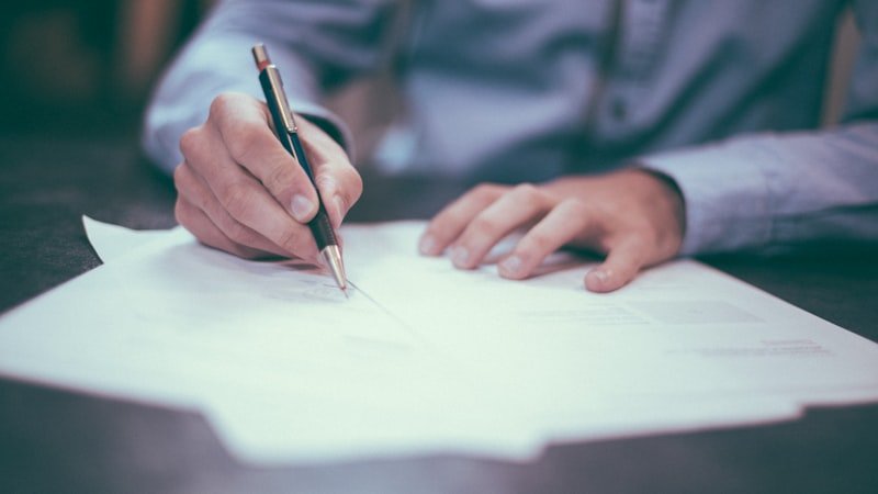 How to Choose the Right Personal Injury Lawyer: 7 Questions to Ask Before You Sign