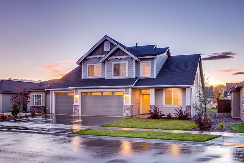 How to Sell Your Home for Maximum Price: Staging, Pricing Strategy, and Negotiation
